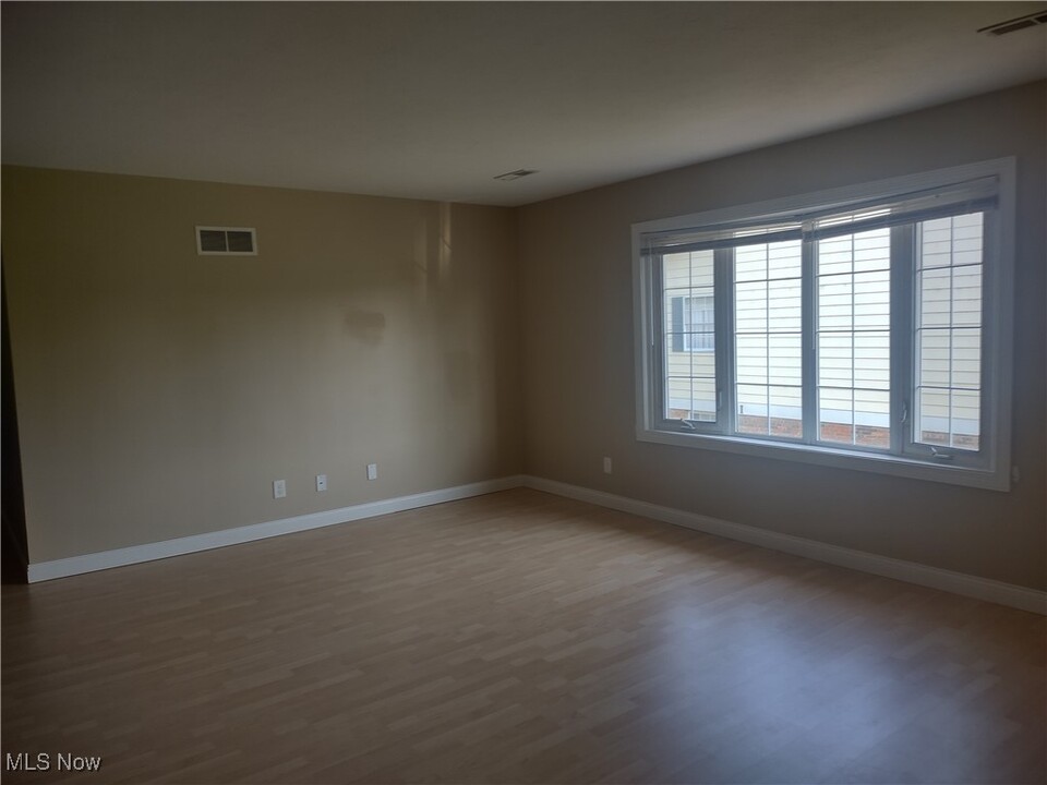 7970 Mentor Ave in Mentor, OH - Building Photo