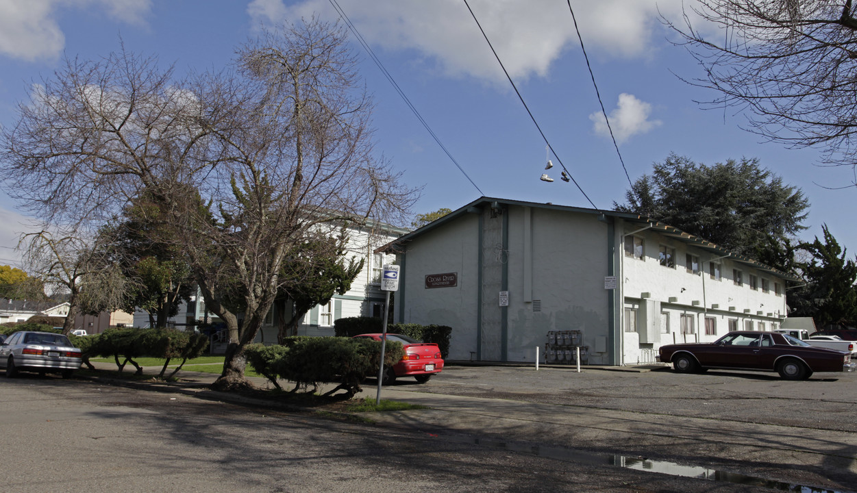 Cross River Apartments in Napa, CA - Building Photo