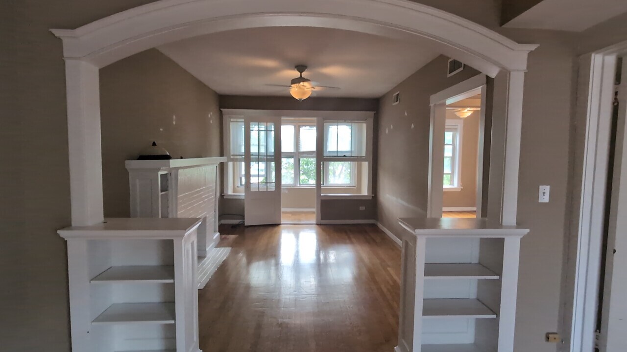 2659 N Saint Louis Ave, Unit 2 in Chicago, IL - Building Photo