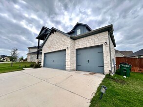 208 Azalea Spgs Rd in Liberty Hill, TX - Building Photo - Building Photo