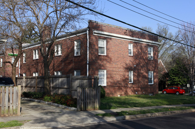 702 22nd St S in Arlington, VA - Building Photo - Building Photo