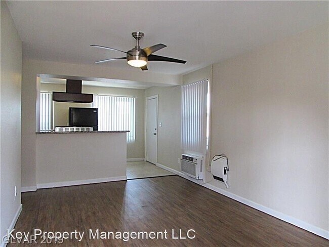 319 N 11th St in Las Vegas, NV - Building Photo - Building Photo