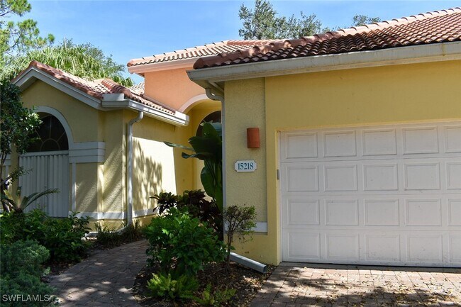 15218 Storrington Pl in Naples, FL - Building Photo - Building Photo