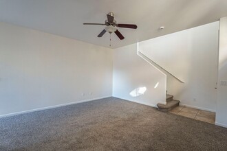 1423 S Moccasin Trail in Gilbert, AZ - Building Photo - Building Photo