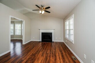 124 Hunter Pl in Dallas, GA - Building Photo - Building Photo