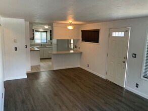 1582 Bogart Ln in Eugene, OR - Building Photo - Building Photo