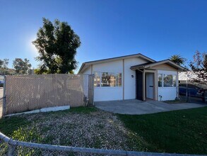 103 Greenview St in Escondido, CA - Building Photo - Building Photo