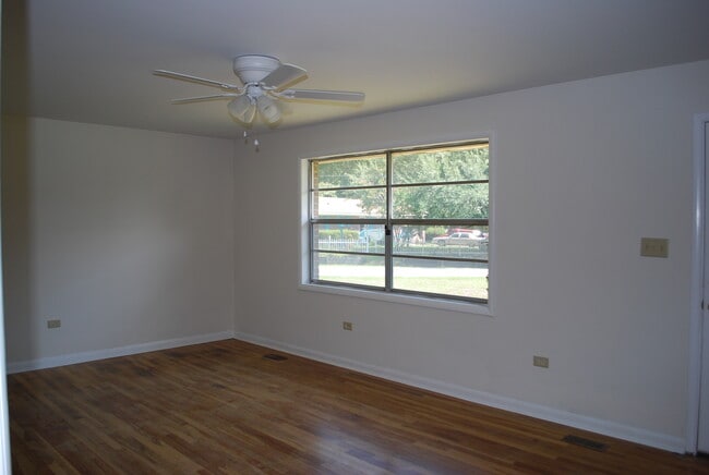 102 Magnolia St in Ladson, SC - Building Photo - Building Photo