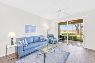 2720 Cypress Trace Cir in Naples, FL - Building Photo