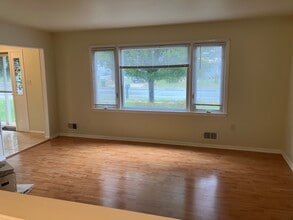 154 Bayshore Dr in Barnegat Township, NJ - Building Photo - Building Photo