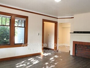 1762 NW Harrison Blvd in Corvallis, OR - Building Photo - Building Photo