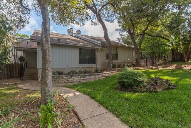 3000 Maywood Cir in Austin, TX - Building Photo - Building Photo