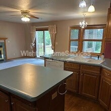 948 Oakview Dr in Macomb, IL - Building Photo - Building Photo