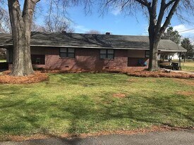 4 Faye St, Unit 6 in Belmont, NC - Building Photo