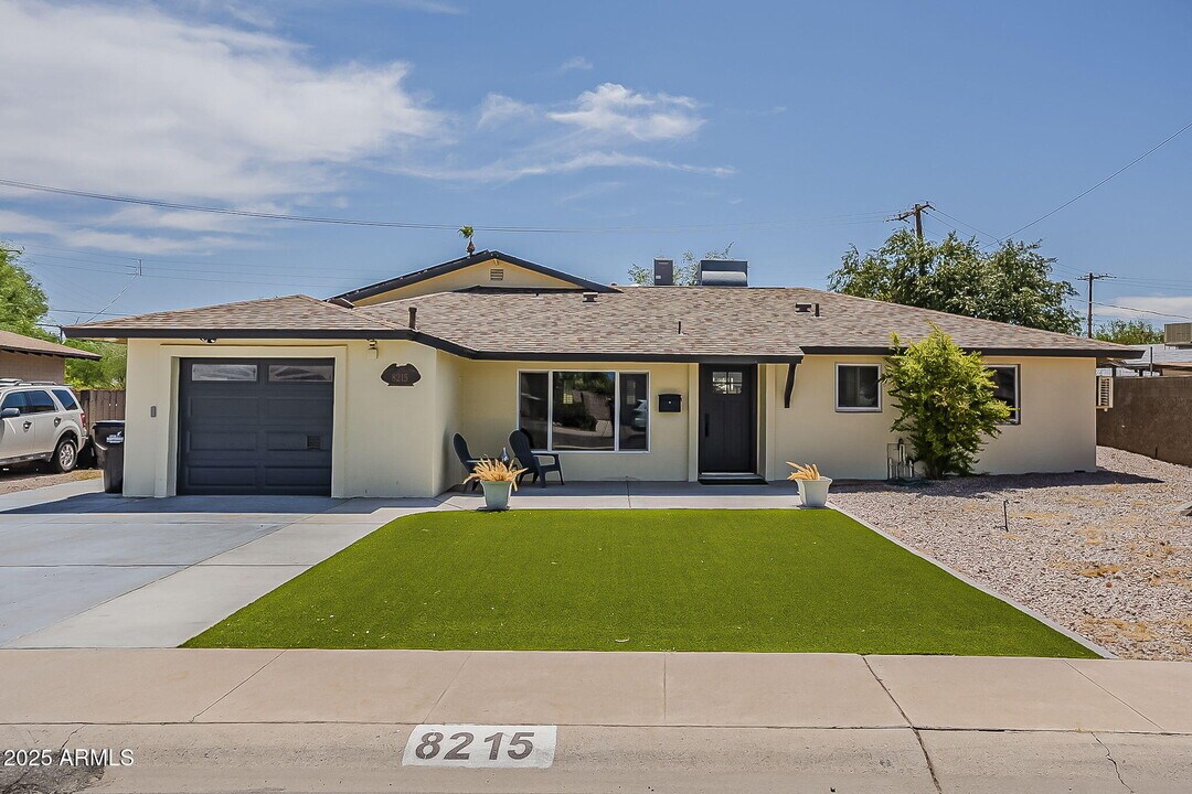 8215 E Cypress St in Scottsdale, AZ - Building Photo