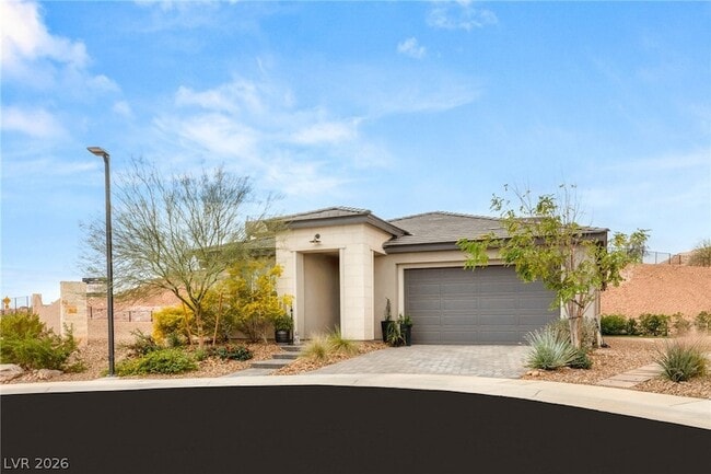 property at 6 Sun Lily Ln