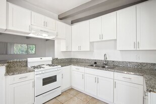 Stillman Apartments in Redlands, CA - Building Photo