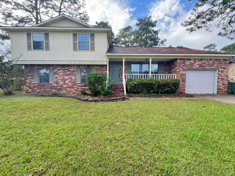 1024 Varnedoe St in Hinesville, GA - Building Photo