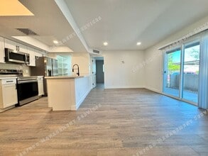 520 N Stapley Dr in Mesa, AZ - Building Photo - Building Photo