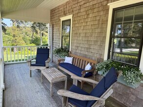 1A Pochick Ave in Nantucket, MA - Building Photo - Building Photo
