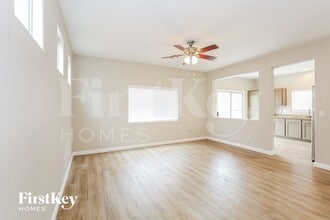 624 E Brown Breeches Ave in North Las Vegas, NV - Foto de edificio - Building Photo