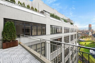 360 Furman St in Brooklyn, NY - Building Photo - Building Photo