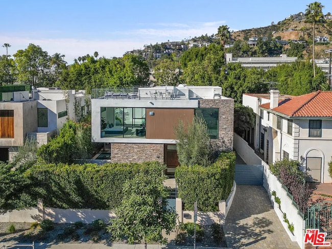 property at 1621 N Fairfax Ave