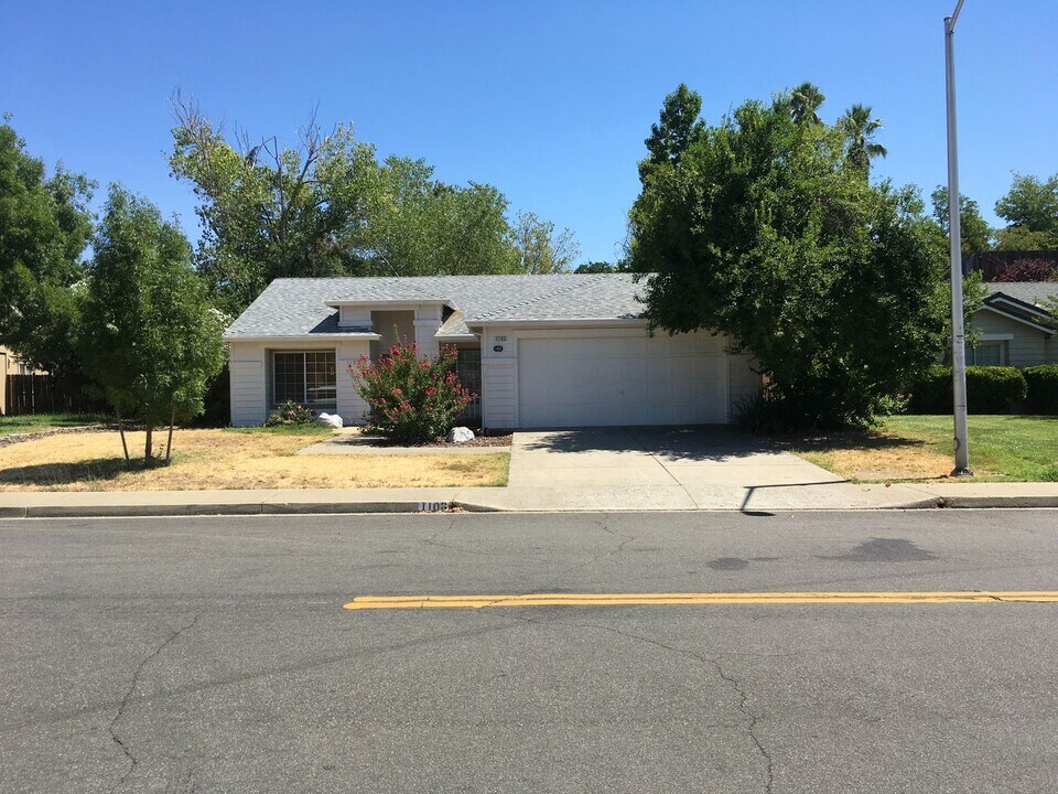 1103 Grouse Dr in Redding, CA - Building Photo