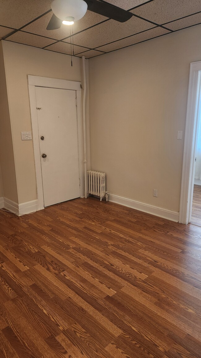 19 Brighton Ct, Unit 1st Fl in Brooklyn, NY - Building Photo - Building Photo