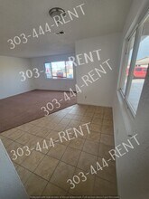 7710-7720 Idlewild St in Commerce City, CO - Building Photo - Building Photo