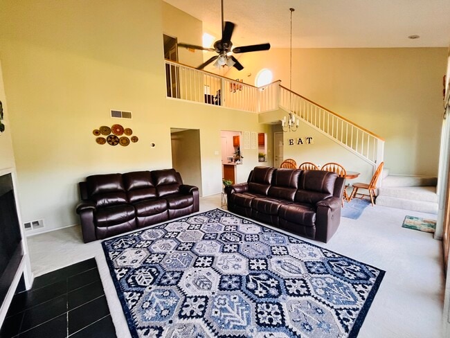 659 Cimarron Trl, Unit 659 in Irving, TX - Building Photo - Building Photo