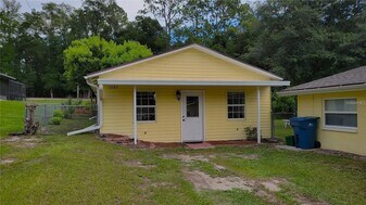 1283 Cecil Ave in DeLand, FL - Building Photo