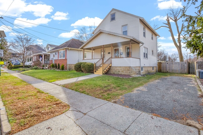 property at 332 W Olive St