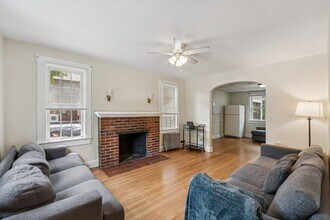 7504 Hopkins Ave in College Park, MD - Foto de edificio - Building Photo