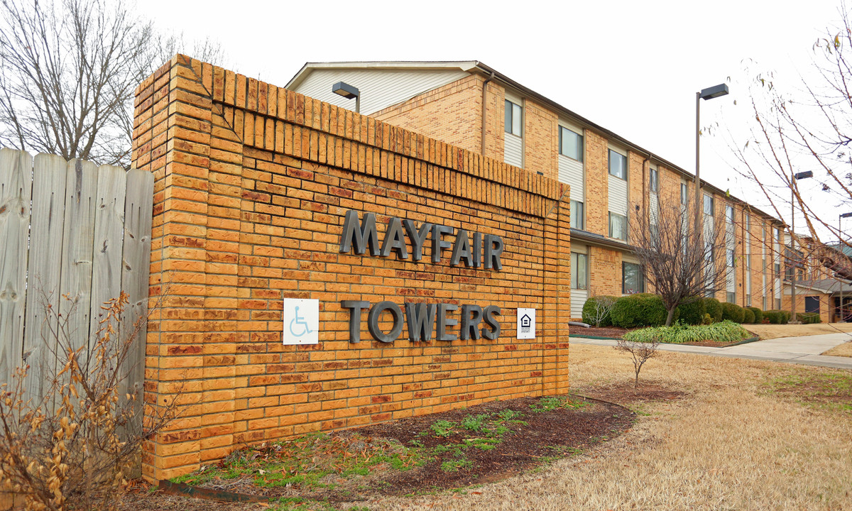 Mayfair Towers in Huntsville, AL - Building Photo