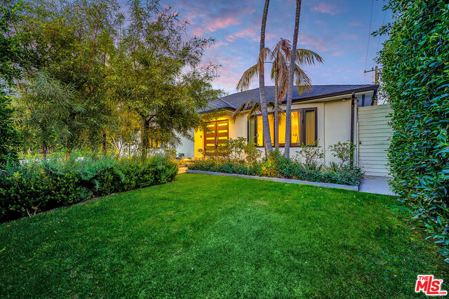 property at 344 S Roxbury Dr