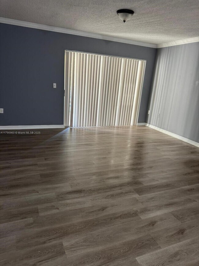 2451 Centergate Dr in Miramar, FL - Building Photo - Building Photo