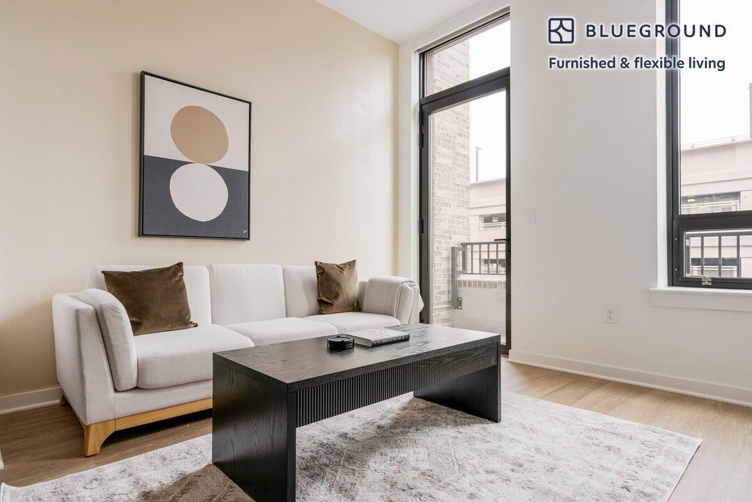 4909 Auburn Ave in Bethesda, MD - Building Photo