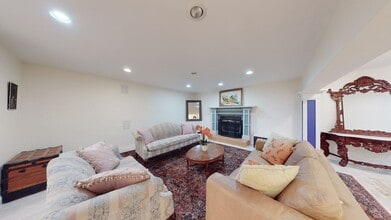 9710 Middleton Ridge Rd in Vienna, VA - Building Photo - Building Photo