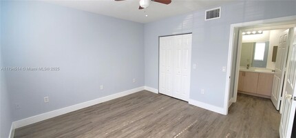 704 Belmont Ln, Unit 704 in North Lauderdale, FL - Foto de edificio - Building Photo