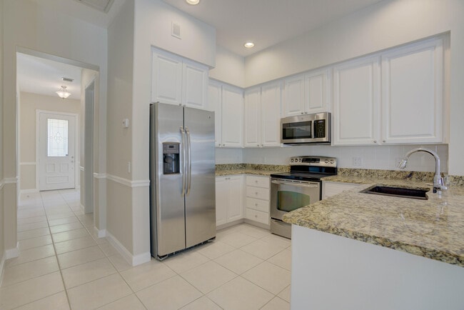 256 San Remo Dr in Jupiter, FL - Building Photo - Building Photo