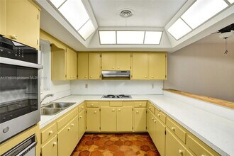 2157 Imperial Point Dr in Fort Lauderdale, FL - Foto de edificio - Building Photo