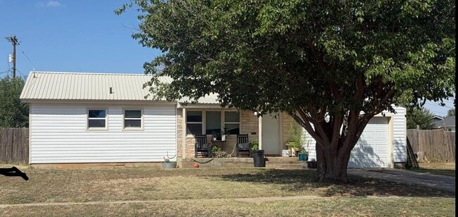 property at 905 NW 8th St