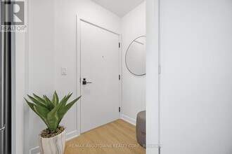 500 Plains Rd E in Burlington, ON - Building Photo - Building Photo