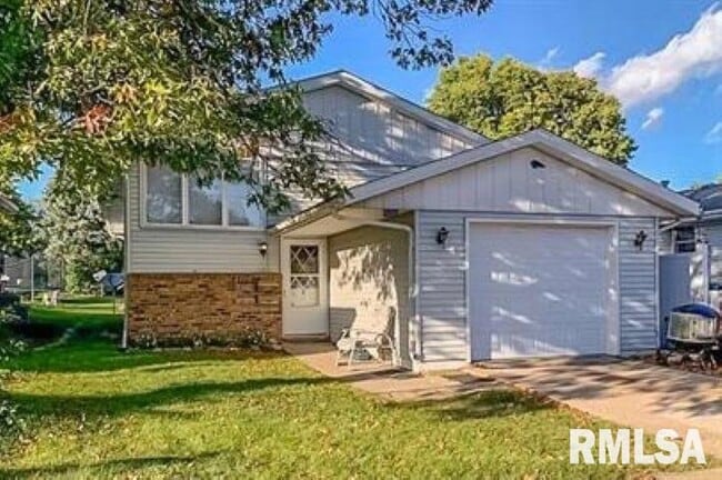 property at 1105 E Samuel Ave