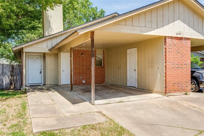 6900 Branchwood Dr in Austin, TX - Building Photo - Building Photo