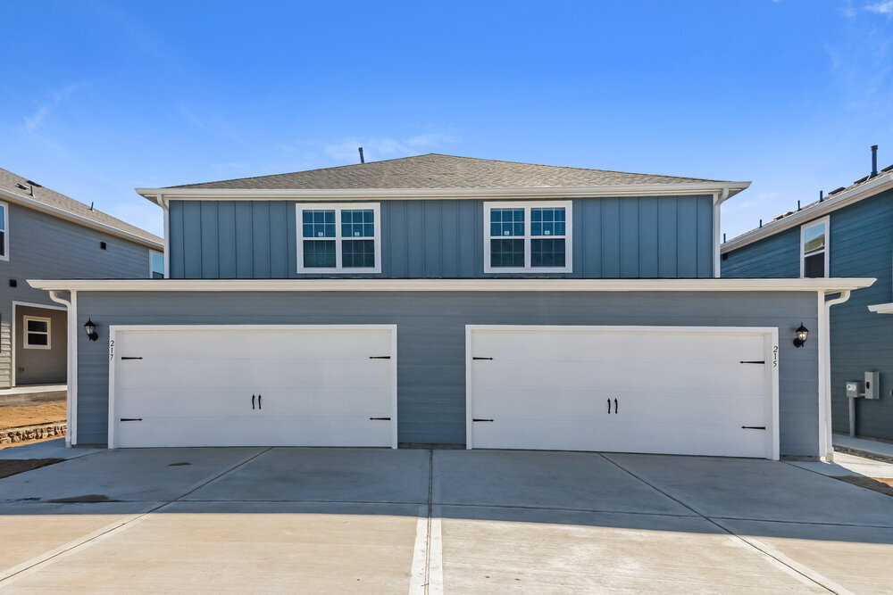 215 Marsh Ln in Princeton, TX - Building Photo