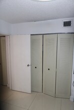 906 SW 9th St Cir in Boca Raton, FL - Building Photo - Building Photo