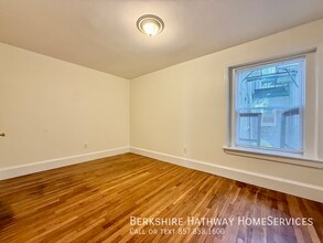 2 Cypress St, Unit 2 in Somerville, MA - Building Photo - Building Photo
