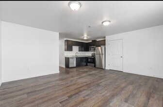 485 S 38th Ave, Unit C110 in West Richland, WA - Building Photo - Building Photo